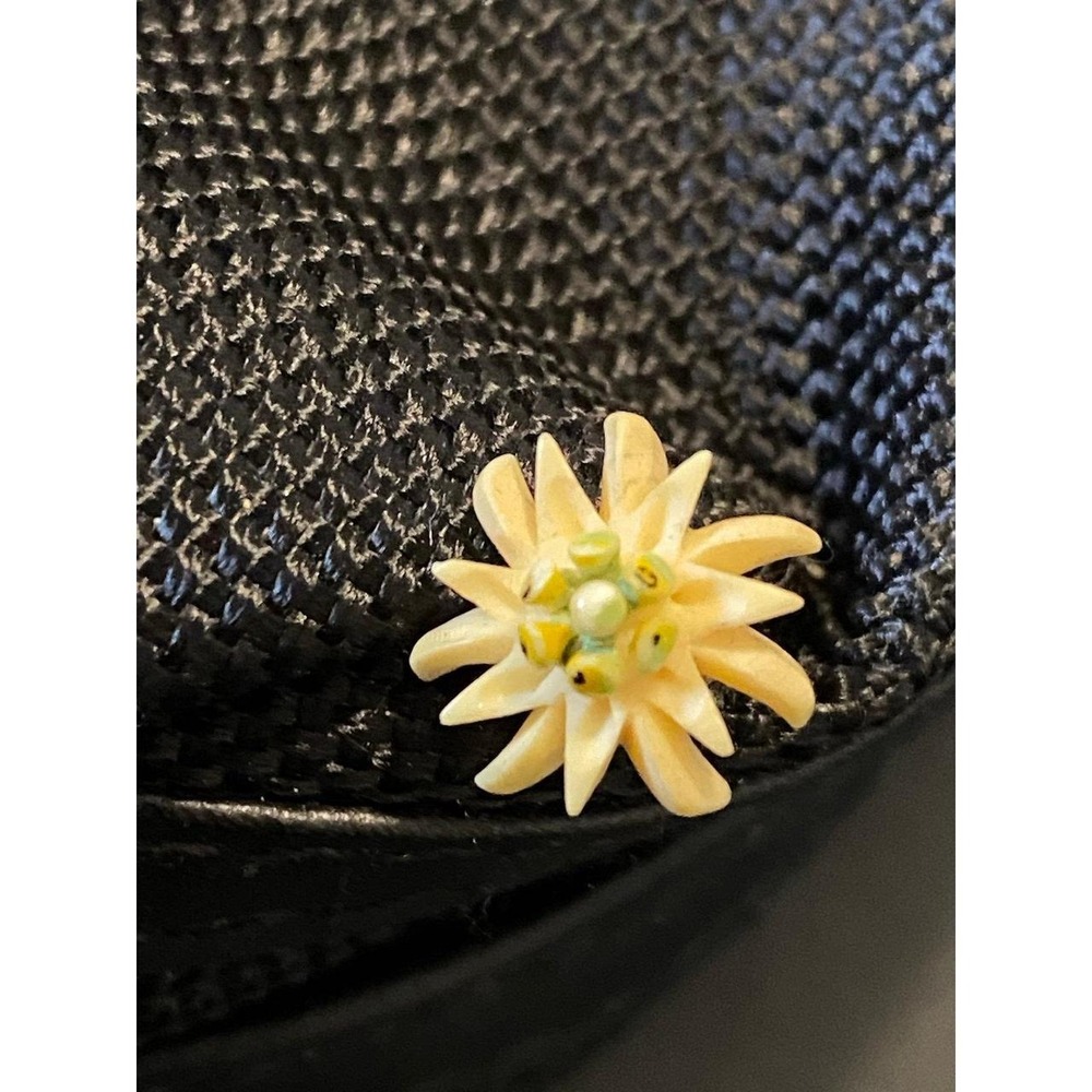 Vintage Earring ONE Edelweiss Flower Pierced Carved Swiss